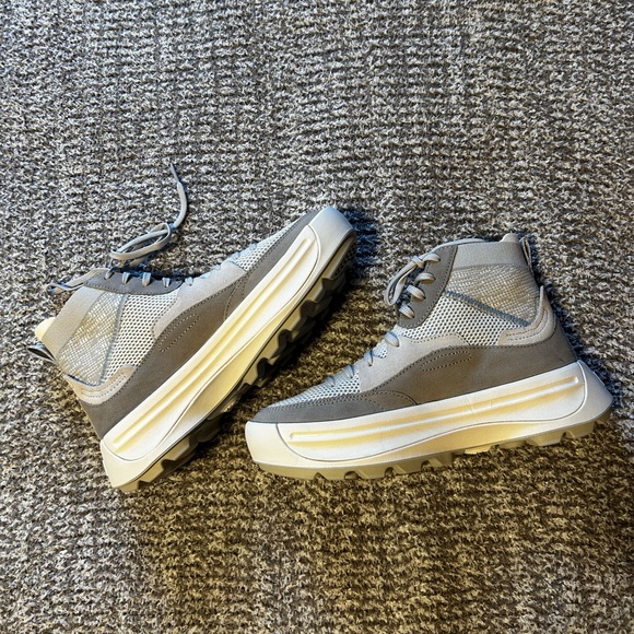 Sorel Shoes - Picture 6 of 12